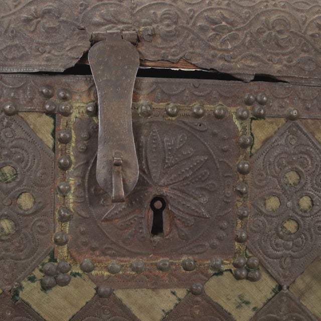 Renaissance Style Wood Trunk Wood, Italy, 19th Century For Sale - Image 5 of 8