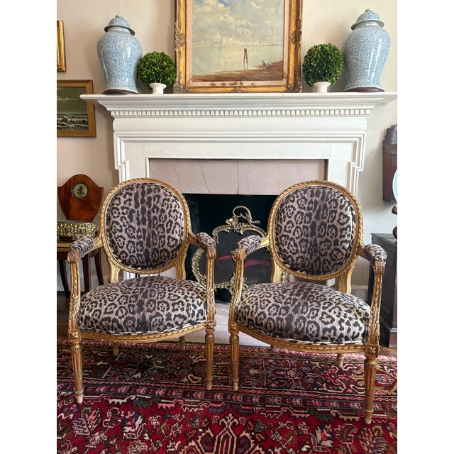 Brass Pair of Louis XVI Medallion Style Arm Chairs Giltwood, 18th Century For Sale - Image 8 of 9