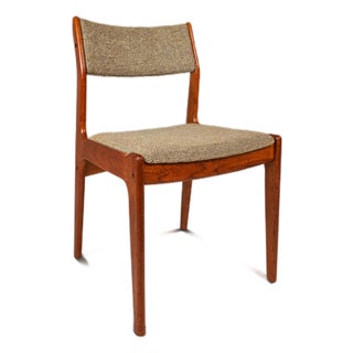 Danish Mid-Century Modern Dining / Desk Chair in Solid Teak & Original Oatmeal Fabric by Scandinavia Woodworks Co., C. 1970's For Sale