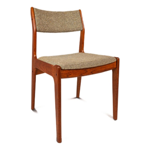 Danish Mid-Century Modern Dining / Desk Chair in Solid Teak & Original Oatmeal Fabric by Scandinavia Woodworks Co., C. 1970's For Sale