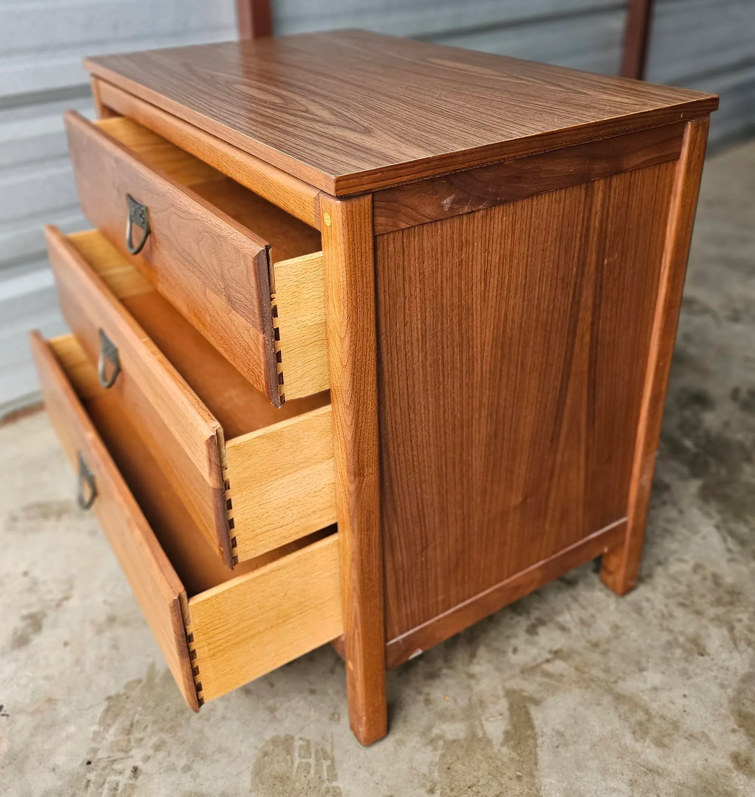 6 drawer dresser modern Mid Century Modern 6- Drawer Dresser
