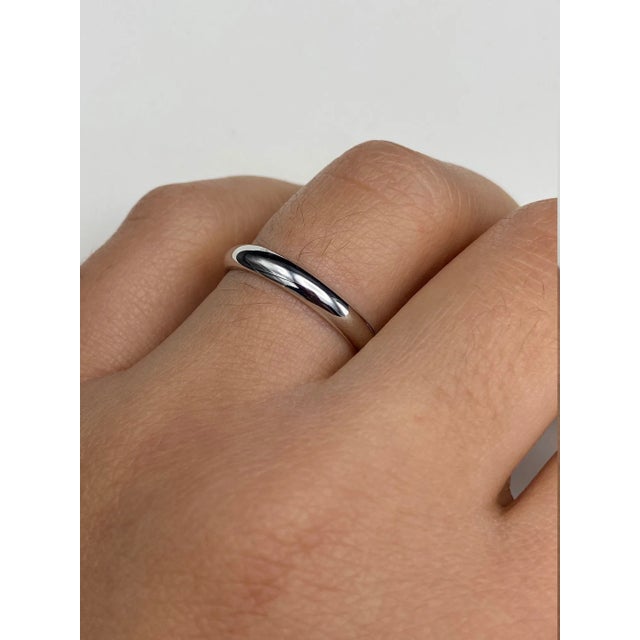 Ladies Classic 14K White Gold Wedding Band For Sale - Image 4 of 4
