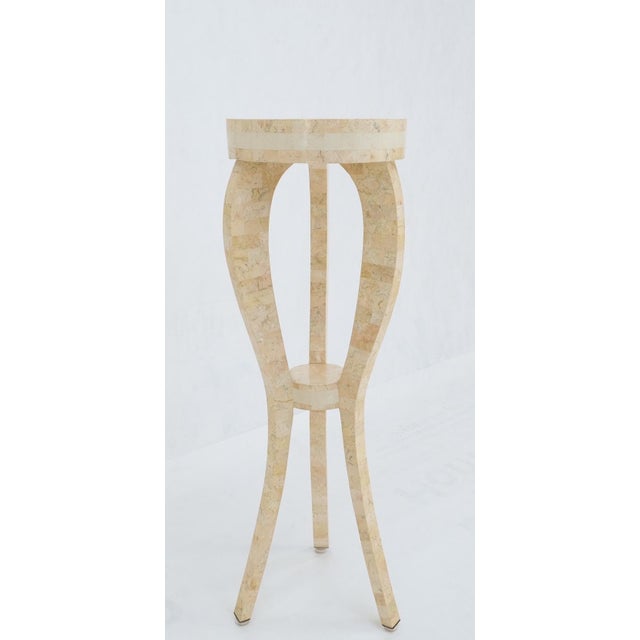 Cream Elegant Tessellated Stone Tri Leg Pedestal Stand Side Table Mint For Sale - Image 8 of 9