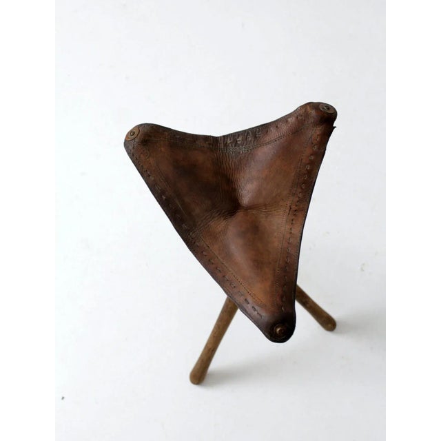 Early 20th Century Vintage Leather Three Leg Traveling Stool For Sale - Image 5 of 9