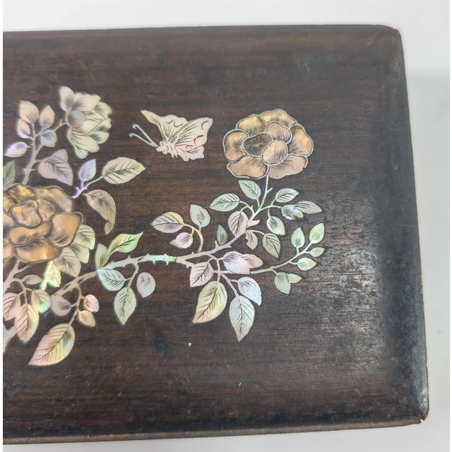 Early 20th Century Early 20th Century Mother of Pearl Abalone Inlaid Chinese or Vietnamese Box For Sale - Image 5 of 12
