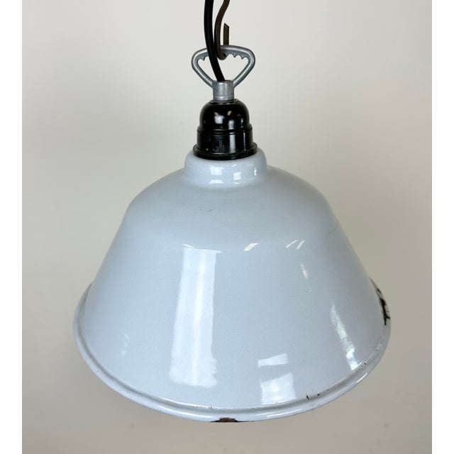 Plastic French Industrial Grey Enamel Factory Pendant Lamp, 1960s For Sale - Image 7 of 14