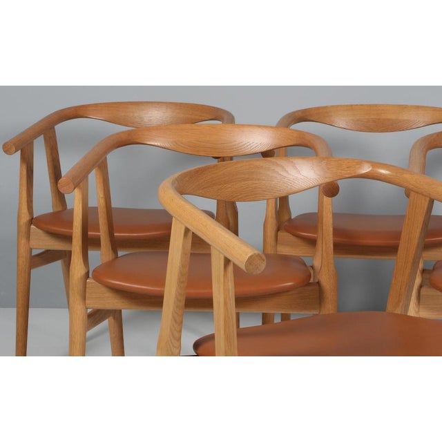 Model GE-525 Armchairs in Oak and Aniline Leather by Hans J. Wegner for Getama, 1990s, Set of 6 For Sale - Image 3 of 12