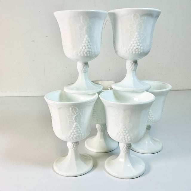 Indiana Glass Company 1970s Vintage Americana Arts & Crafts Indiana Glass Grape Milk Glass Water/Wine Goblets - Set of 6 For Sale - Image 4 of 8