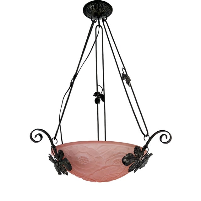 Suspension Light in Wrought Iron with Vine Decoration & Pressed-Molded Pink Glass Bowl with Geometric Floral Patterns, France, 1930 For Sale