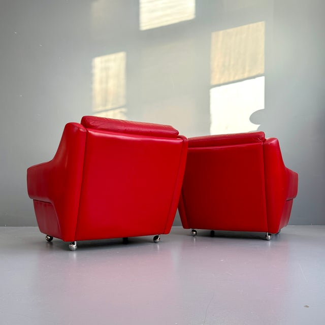 Mid-Century Leather Armchairs, 1970s, Set of 2, in Good conditions. Designed 1970 to 1979