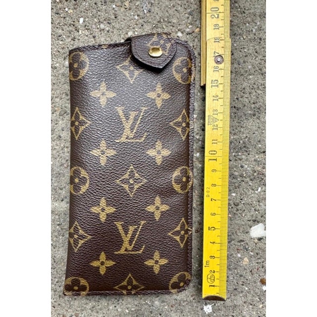 Vintage (New Cond.) Louis Vuitton Monogram Canvas Sunglass Case For Sale - Image 9 of 10