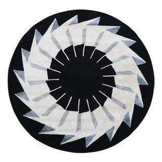 Hand-Tufted Rondò Rug in Wool with Bamboo Silk and Linen by Dinodo Studio For Sale