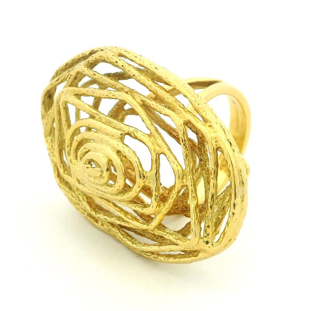 1970s Italian Modernist 18k Gold Openwork Spiral Statement Ring, Size 6 For Sale - Image 13 of 15