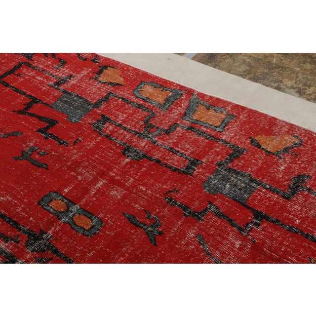 1960s Vintage Mid-Century Modern Rug in Red and Black, Distressed Deco Pattern For Sale In New York - Image 6 of 8
