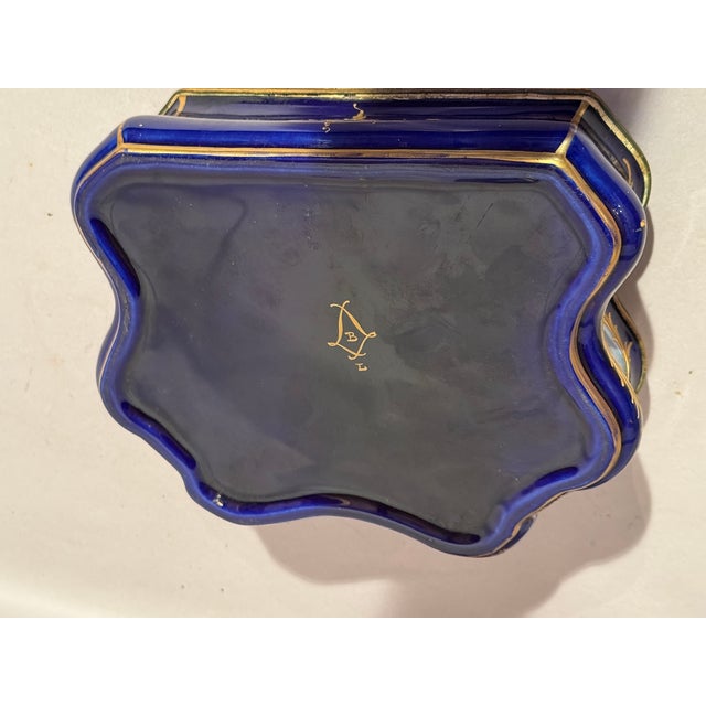 1860s Sevres Rococo Blue Gilt Porcelain Jewelry Box For Sale - Image 6 of 13