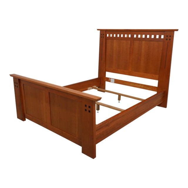 Stickley Craftsmen Queen Size Cherry Arts & Crafts Bed For Sale