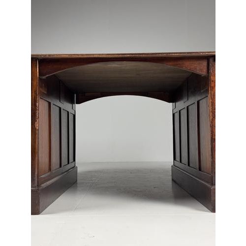 English Desk with Green Leather For Sale - Image 6 of 18