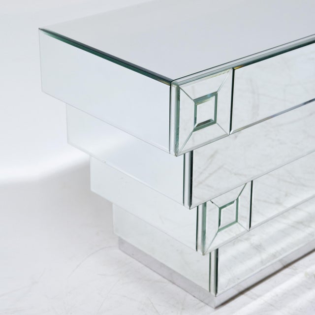 Hollywood Regency-style Mirrored Chest, Italy Late 20th Century For Sale - Image 15 of 18