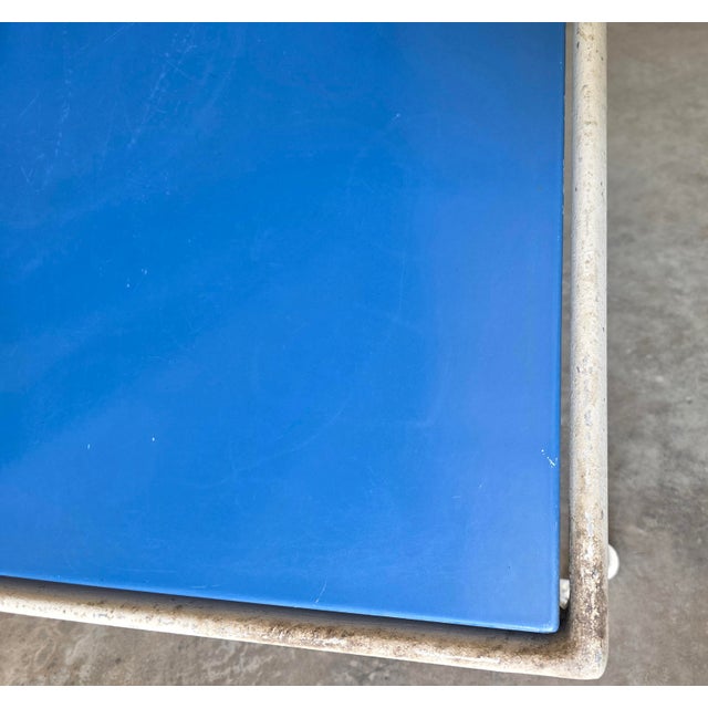 1970s Richard Schultz Style Knoll Aluminum and Blue Enamel Side-Coffee Table For Sale - Image 9 of 18