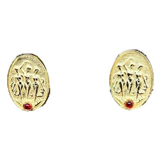 Vintage Gold Tone Figural Clip on Earrings For Sale