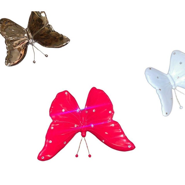 A delightful and highly decorative set of 23 vintage Italian porcelain butterflies dating to the 1970s. Each piece is...