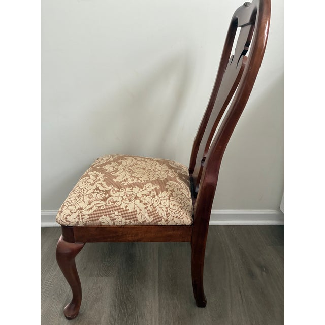 1980s 1980s Attributed to Thomasville Furniture Winston Court Collection Traditional Queen Anne Style Splat Back Dining Chairs For Sale - Image 5 of 6
