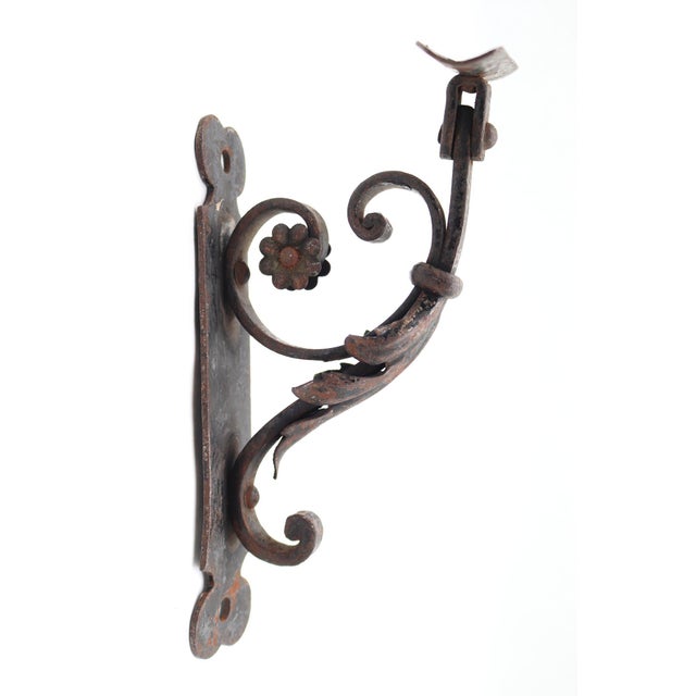 French Mid 20th Century Reclaimed French Wrought Iron Railing Bracket For Sale - Image 3 of 7