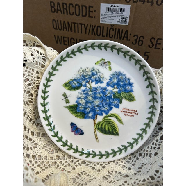 Botanical Garden Floral Ceramic Dinner Plates – Set of 4 For Sale - Image 4 of 7