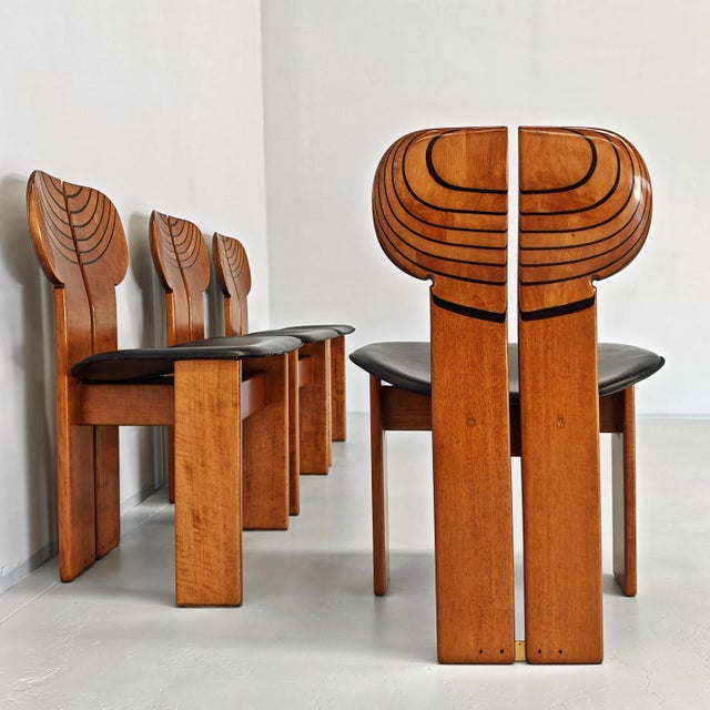Africa Chairs in Walnut and Leather by Afra and Tobia Scarpa for Maxalto, 1970s, Set of 4, in Flawless conditions....