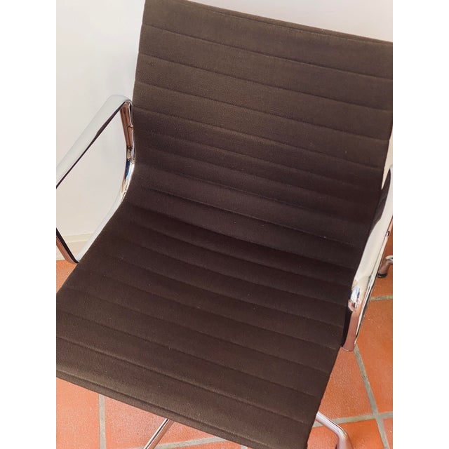 EA108 Aluminium Swivel Chair by Charles and Ray Eames for Vitra, 1990s, Set of 2 For Sale - Image 17 of 18