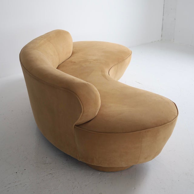 Mid-Century Modern Vladimir Kagan Cloud Sofa for Directional For Sale - Image 3 of 7