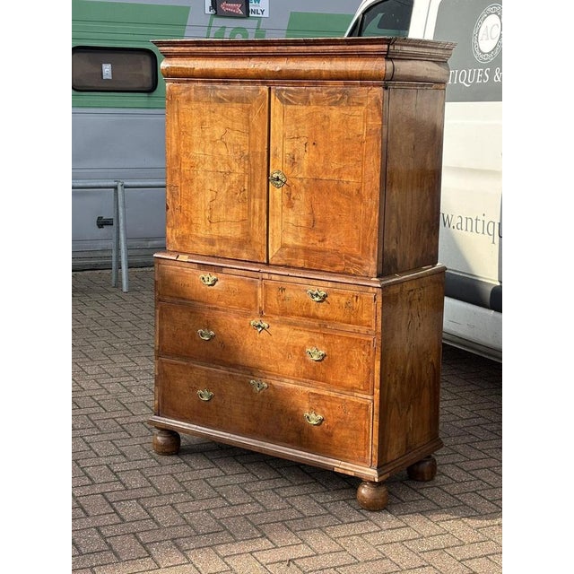 Small Walnut Cabinet on Chest from William & Mary For Sale - Image 3 of 18