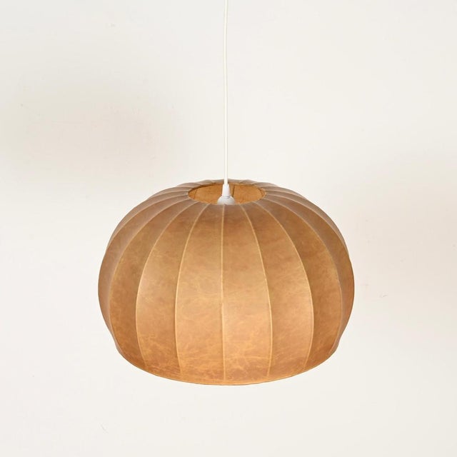 Large Round Beige Cocoon Pendant by Achille Castiglioni for Hille, Italy, 1960s For Sale - Image 9 of 15