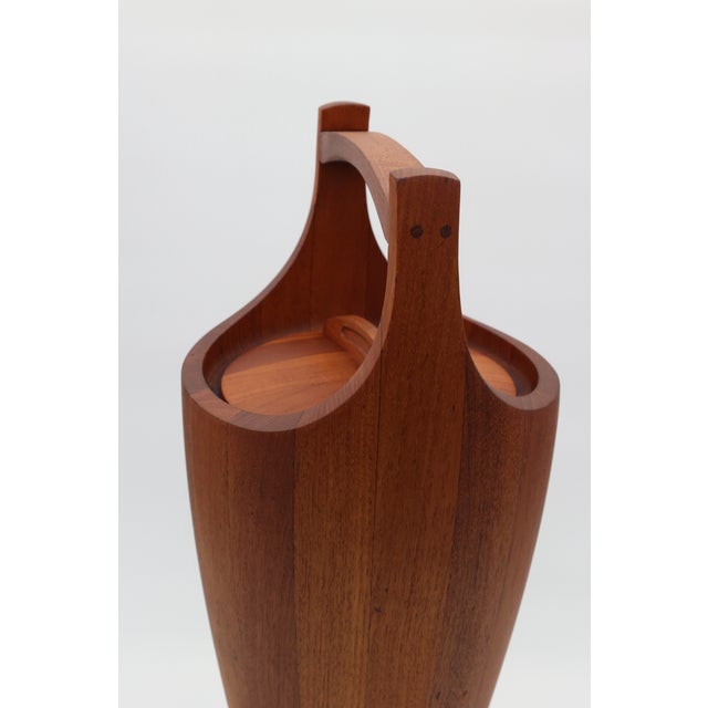 1950s Extra Large Vintage Dansk Teak Ice Bucket - Jens Quistgaard - Original Orange Liner For Sale - Image 5 of 11