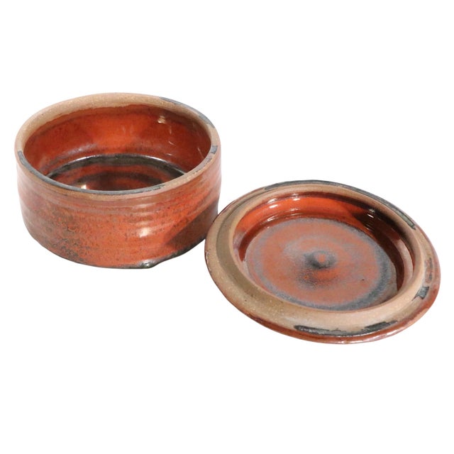 Brown Brutalist Pottery Covered Casserole Signed Judy '79 After Ulla Procope For Sale - Image 8 of 8