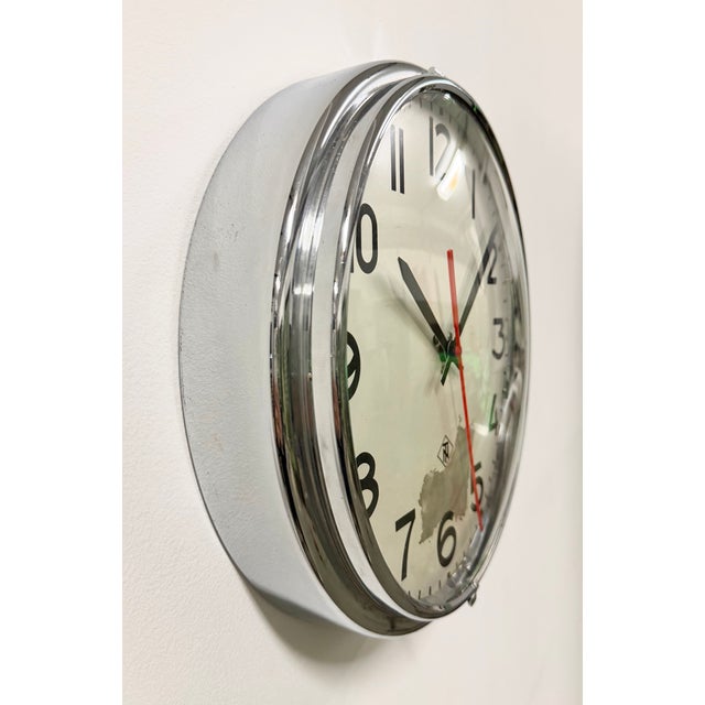 1960s Vintage Industrial Silver Wall Clock from TN, 1960s For Sale - Image 5 of 18