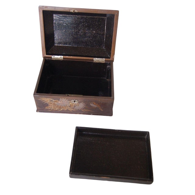 1930s Japanese Jewelry Box Lacquer Interior and Skeleton Key For Sale In Los Angeles - Image 6 of 8