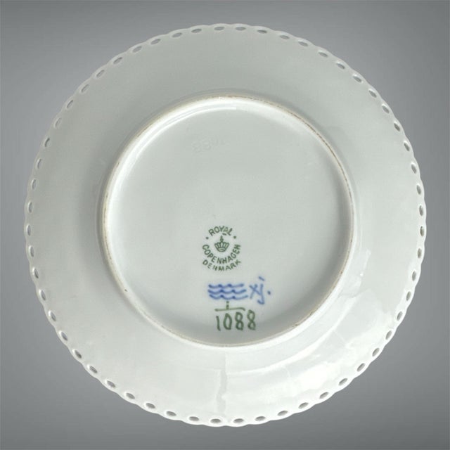 Royal Copenhagen Set of 6 Royal Copenhagen Blue Fluted Full Lace Bread Plates 15 Cm #1088 Denmark For Sale - Image 4 of 6