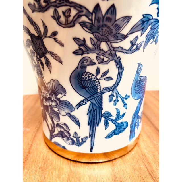 Late 20th Century Large Chinoiserie Bottleneck Vase in Blue Phoenix and Gold Decoration For Sale - Image 5 of 7