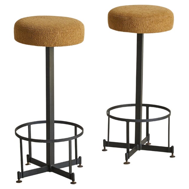Sold and priced individually. This 1960s Italian counter stool channels the modernist ethos of Ignazio Gardella. Its...