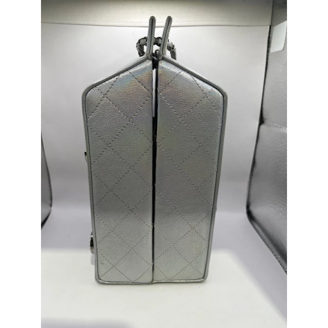 Chanel Limited Edition Chanel "Lait De Coco" Silver Shoulder Bag For Sale - Image 4 of 6