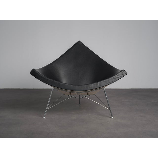 An iconic coconut lounge chair designed by american designer george nelson and produced by vitra in 2004. Originally...