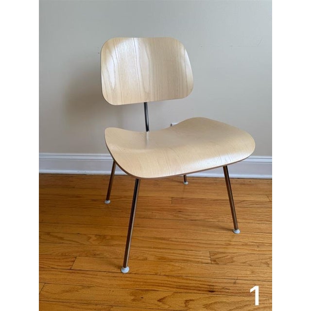 Mid-Century Modern Eames Molded Plywood Dining Chair Metal Base Set of 4 For Sale - Image 3 of 18
