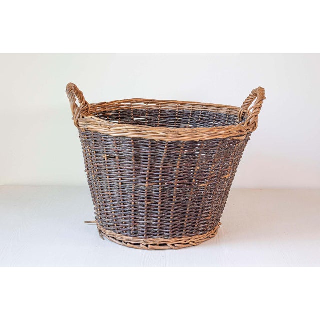 Rustic Mid 20th Century Handmade English Two Toned Wicker Baskets from Devon with Double Handles For Sale - Image 3 of 5