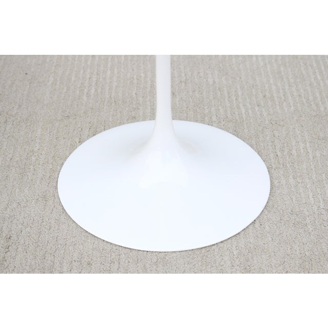 Mid-Century Modern Knoll Eero Saarinen 20" Round White Tulip Side Tables, a Pair For Sale - Image 12 of 18