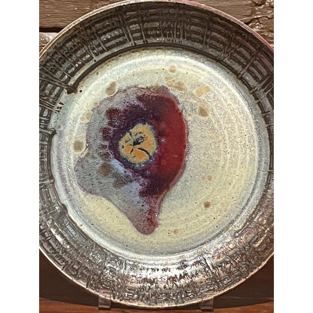 1960s Marg Loring Mid Century Modern Studio Potter Charger Platter Allied Craftsmen Signed For Sale - Image 4 of 6