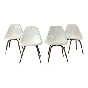 Mid Century Modern Set of Four Molded Plastic Chairs With Swivel Base