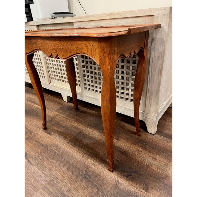 1990s Vintage French Provincial Desk/Side Table From Baker Furniture