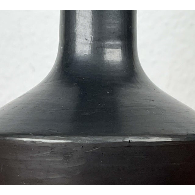 1960s Mid-Century Modern Studio Pottery Barro Negro Vase from Lama Oaxaca, Mexico, 1960s For Sale - Image 5 of 15