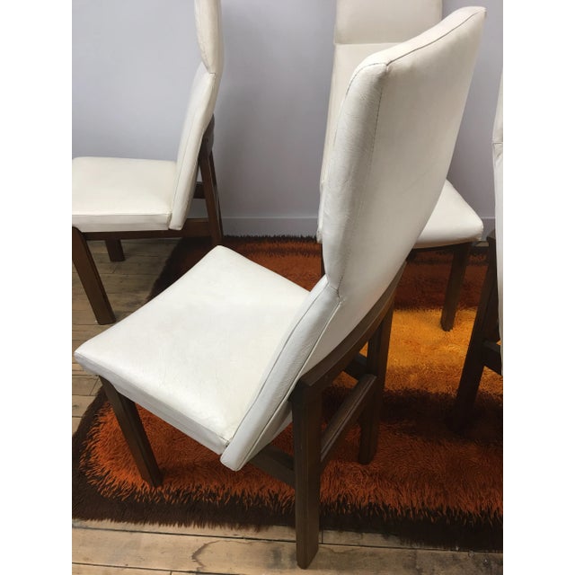 Mid Century Modern White Vinyl Dining Chairs Set of 5 For Sale - Image 11 of 12